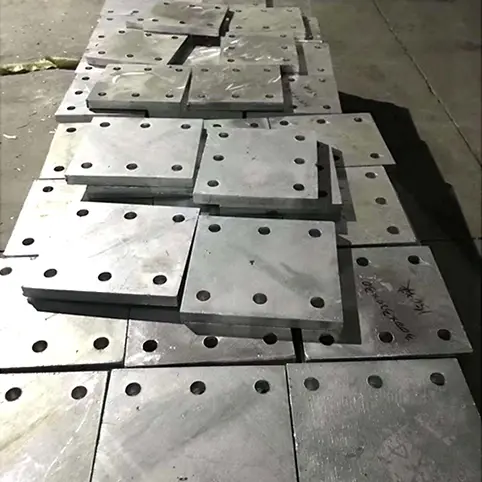 Placas base de acero integradas para instalación estructural